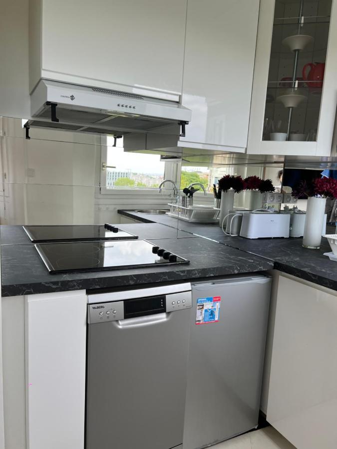 Apartment Home In Paris With View, 15Min Direct To Center Екстериор снимка