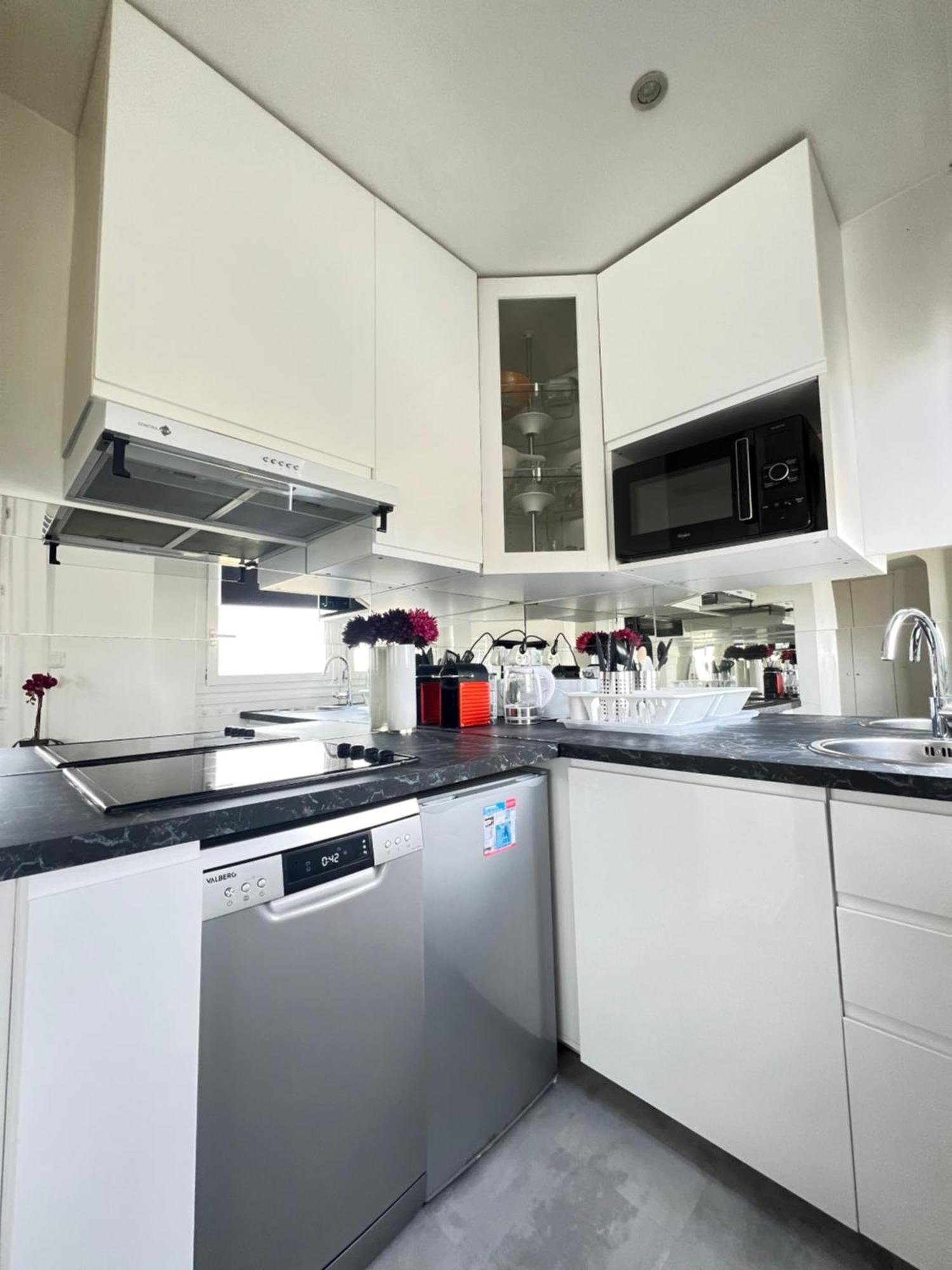 Apartment Home In Paris With View, 15Min Direct To Center Екстериор снимка