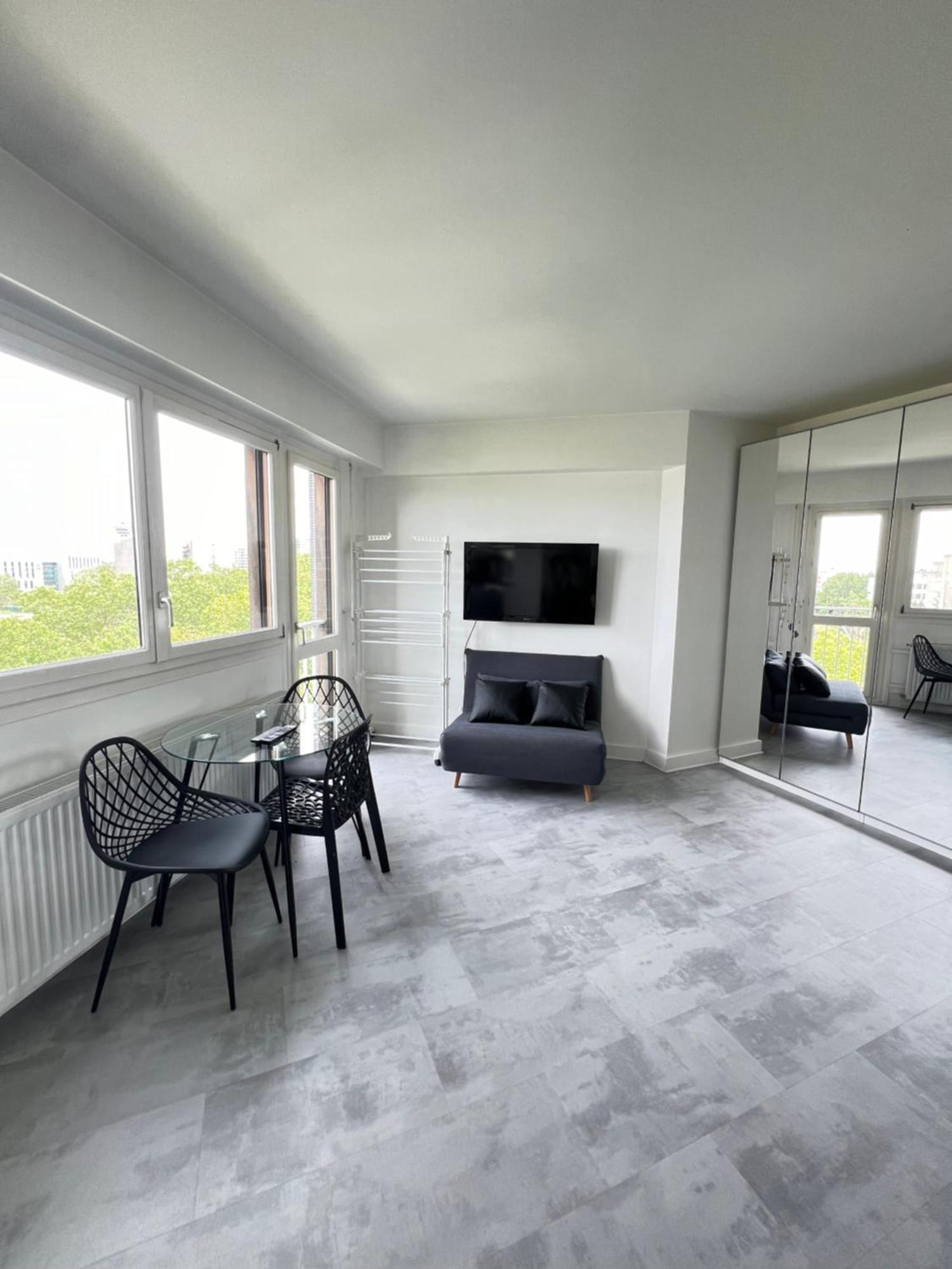 Apartment Home In Paris With View, 15Min Direct To Center Екстериор снимка